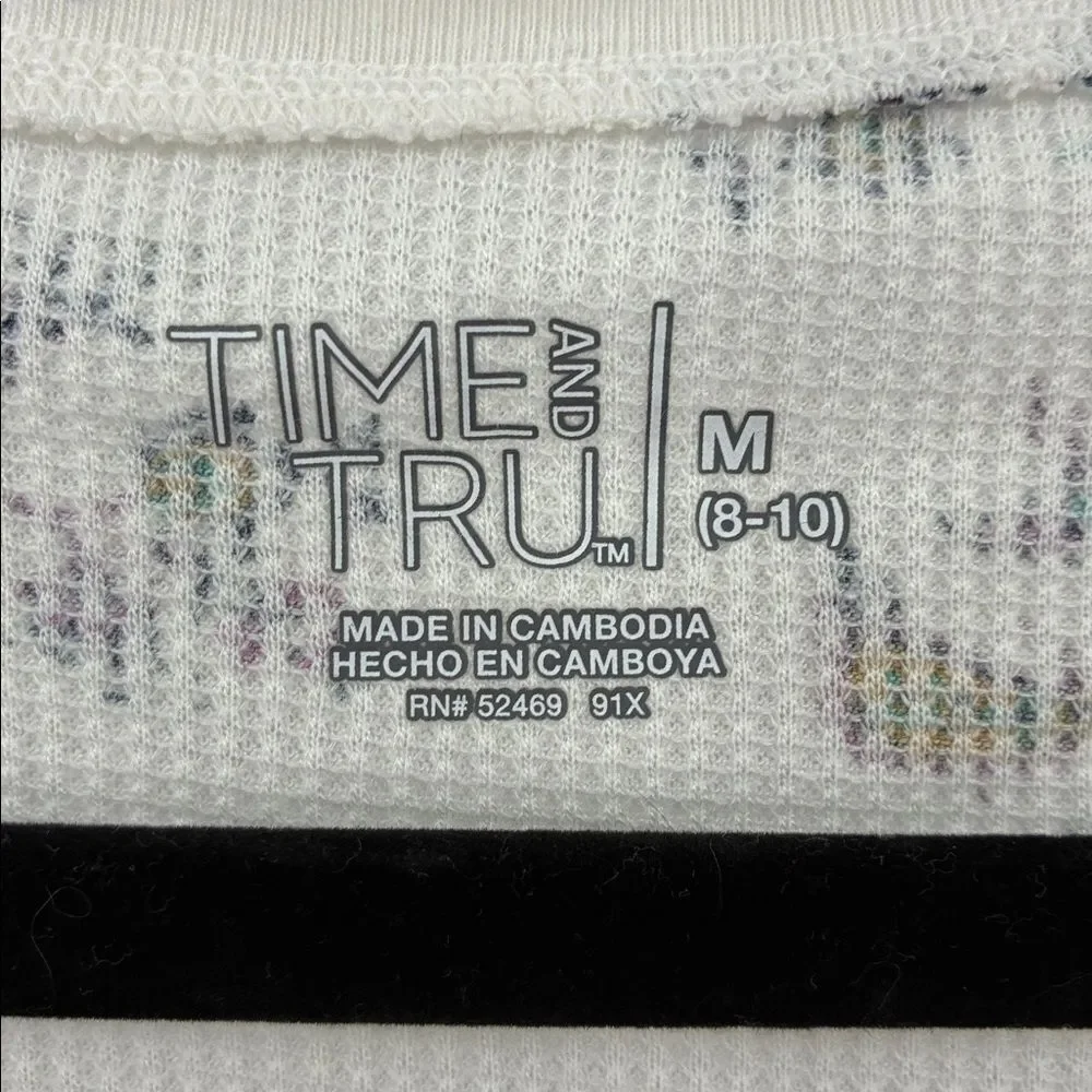 3For$20 Time and Tru Cream Floral Long Sleeve Henley size: M
